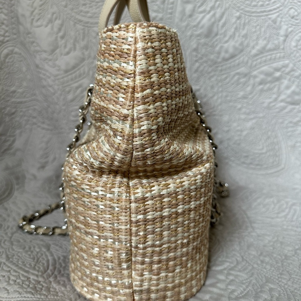 Chanel Basket Raffia tote - Picture 6 of 17